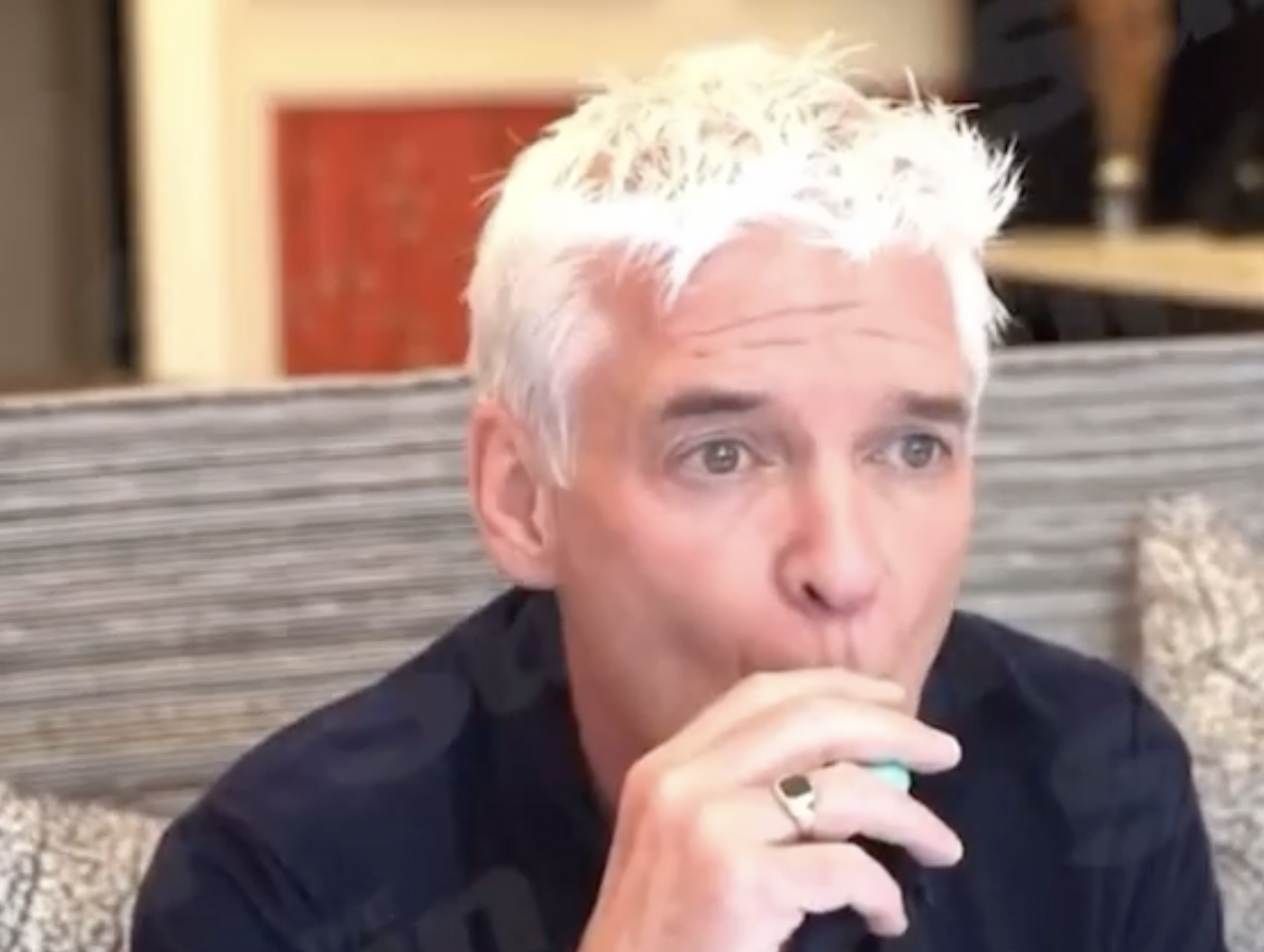Phillip Schofield using a Lost Mary vape